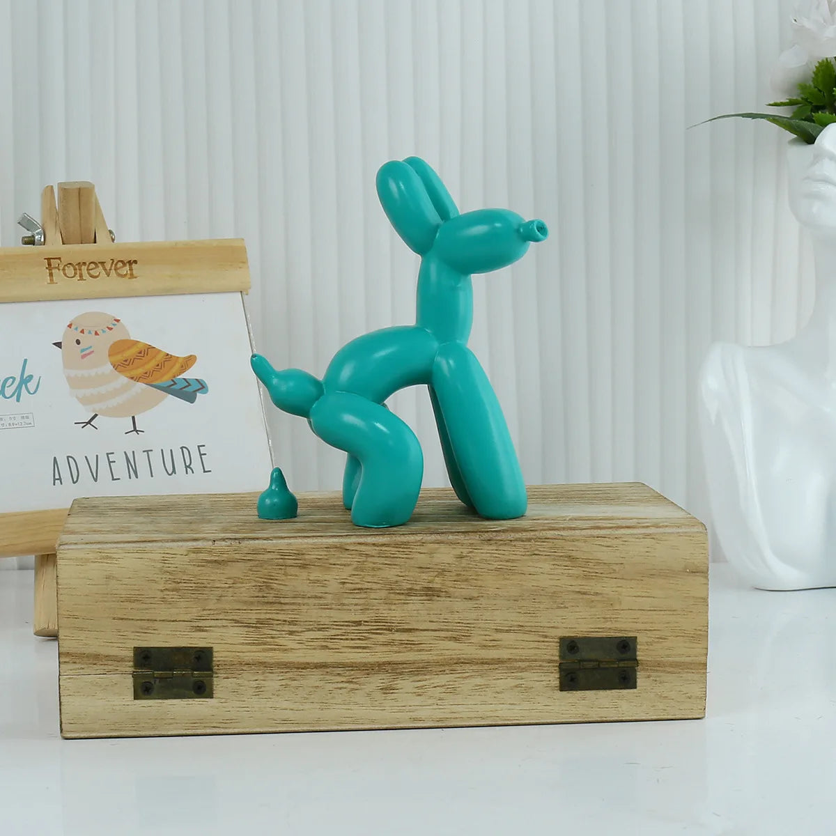 BalloonDog Resin Sculpture – Fun Modern Cartoon Decor