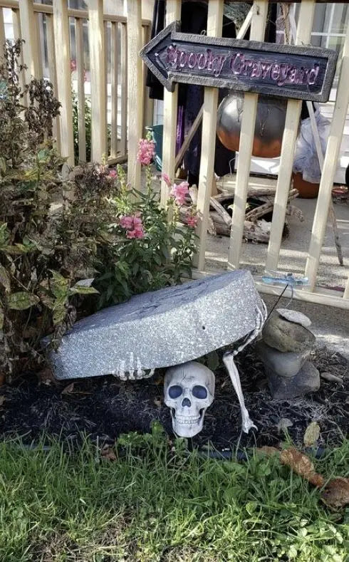 Halloween Skeleton Stakes – Realistic Skull & Bones Decoration