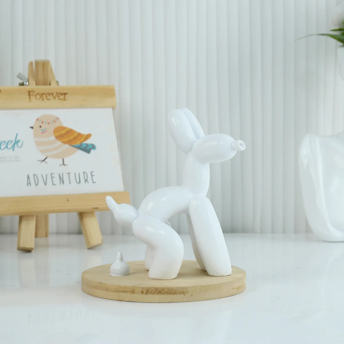 BalloonDog Resin Sculpture – Fun Modern Cartoon Decor